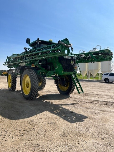 2018 John Deere R4038 Image 5