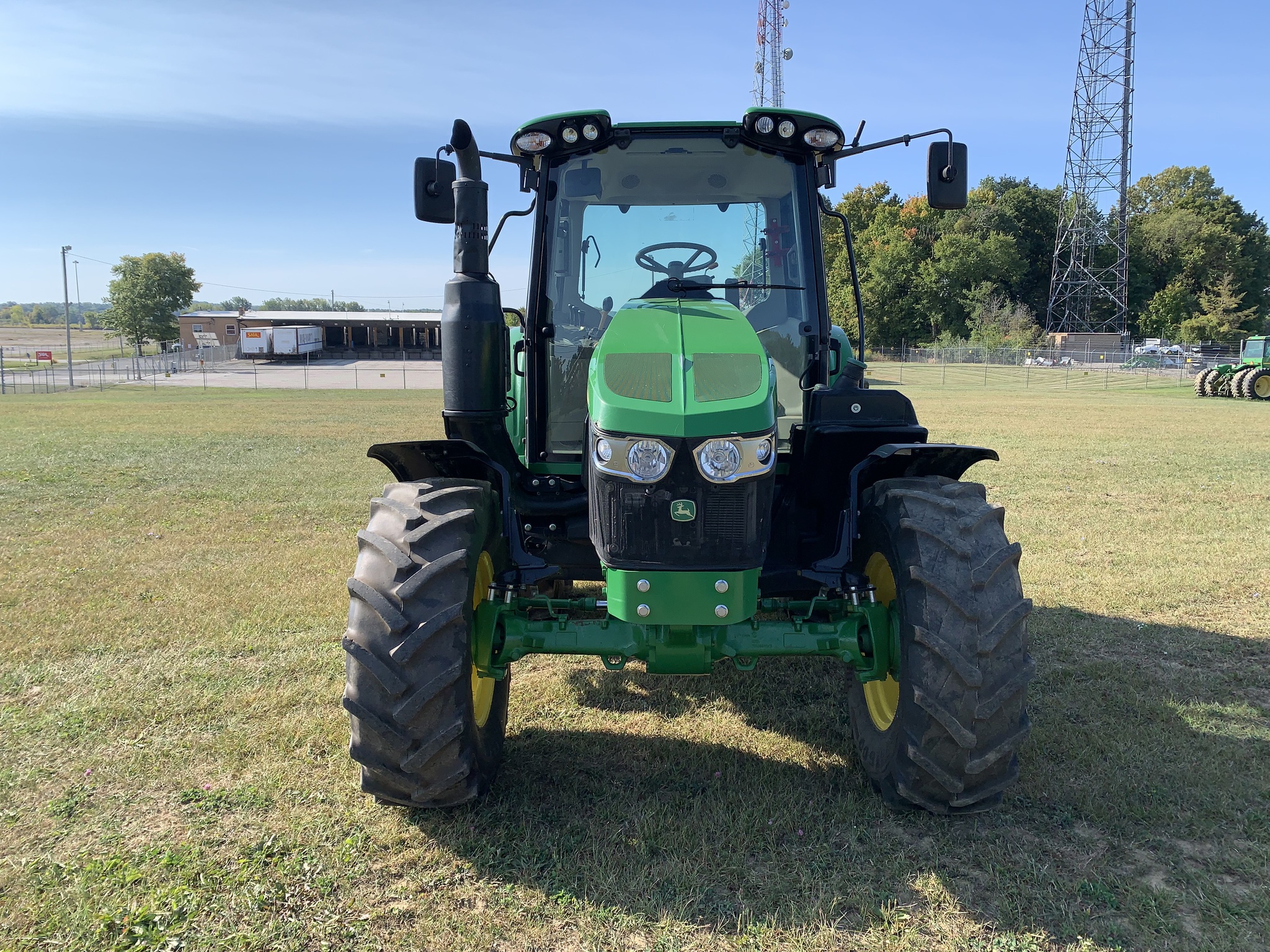 2021 John Deere 6110M Image 4