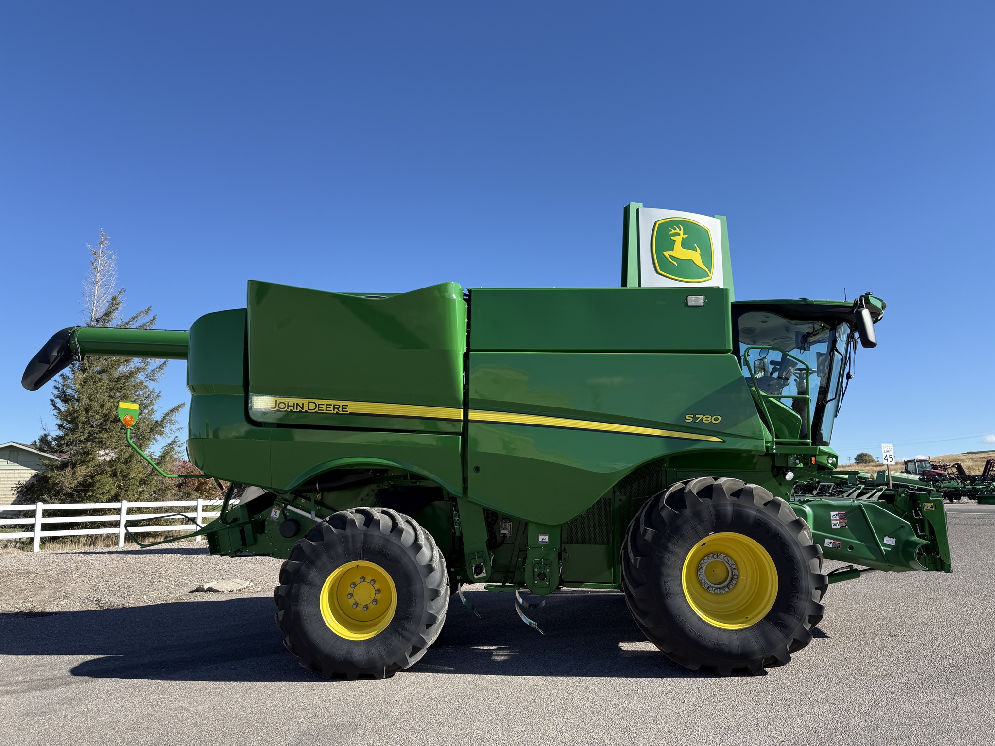 2023 John Deere S780 Image 6