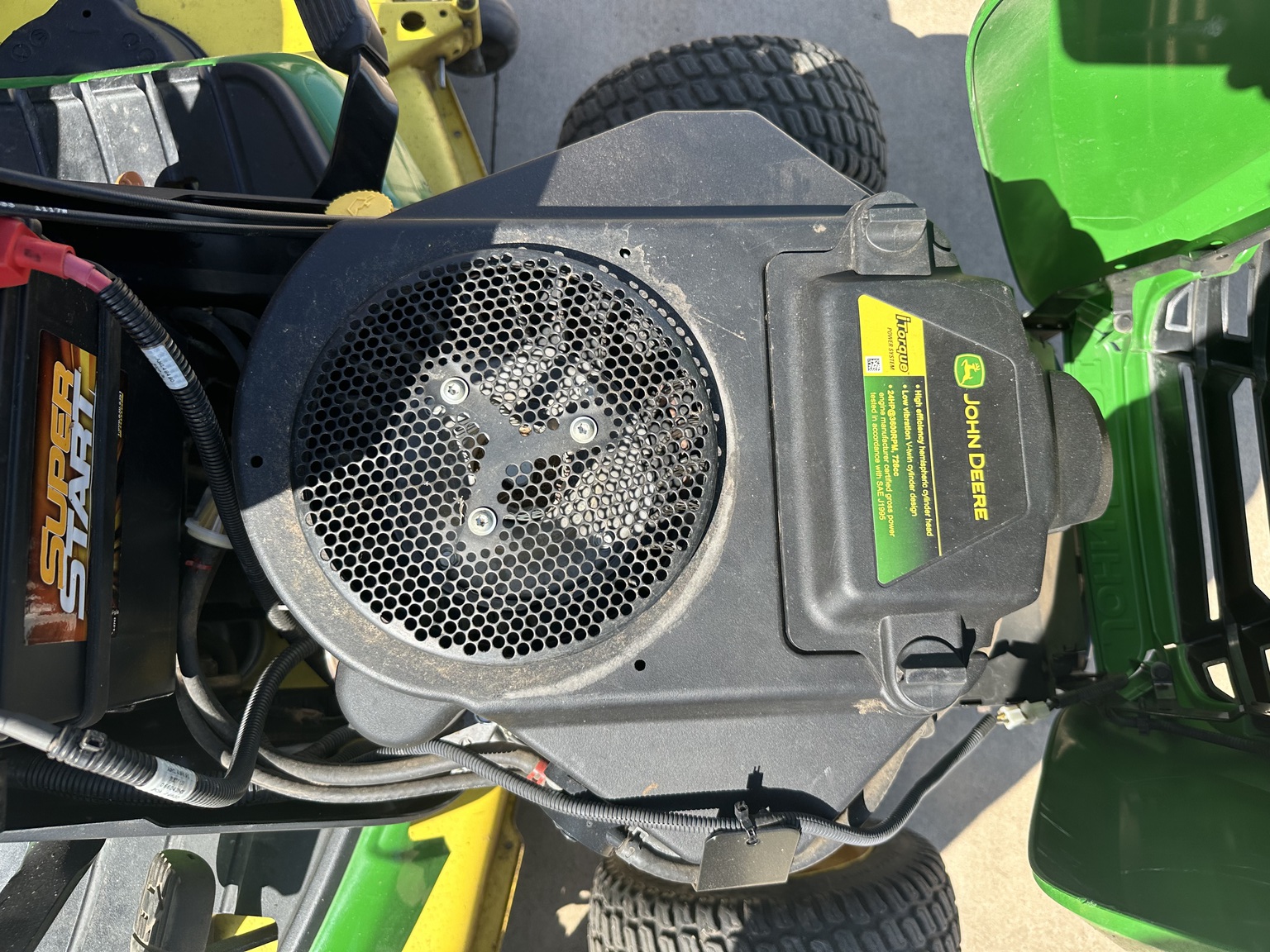 2017 John Deere X570 Image 10
