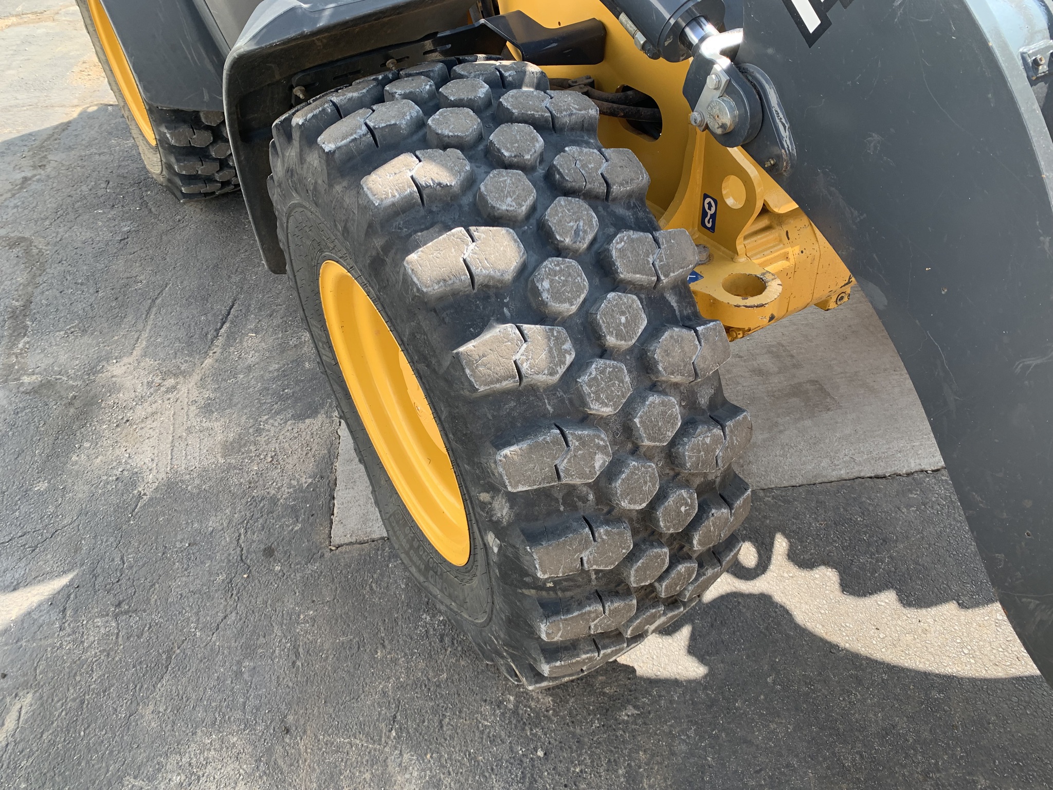  2021 John Deere 324L at Heritage Tractor in Jefferson City, MO