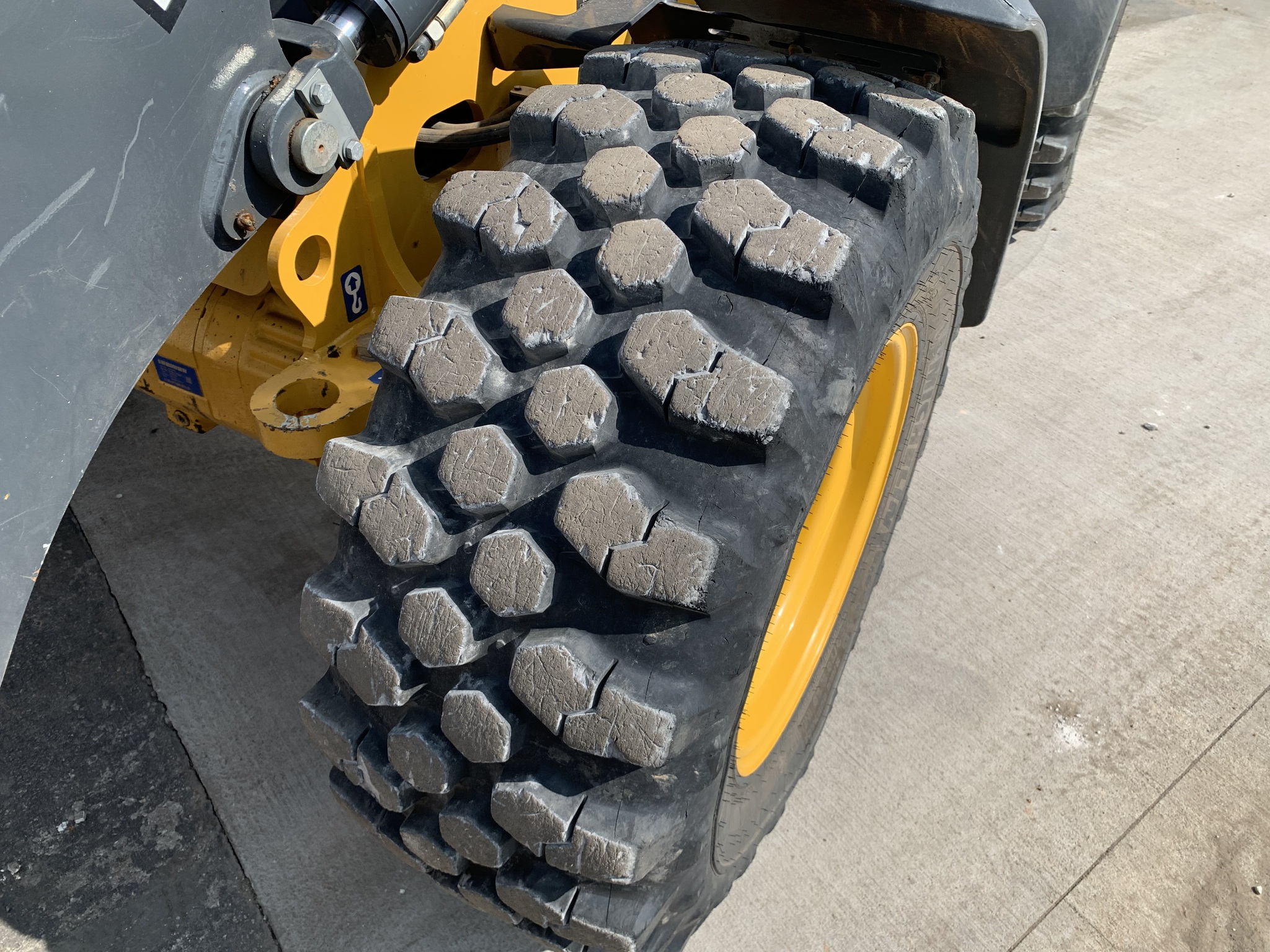  2021 John Deere 324L at Heritage Tractor in Jefferson City, MO