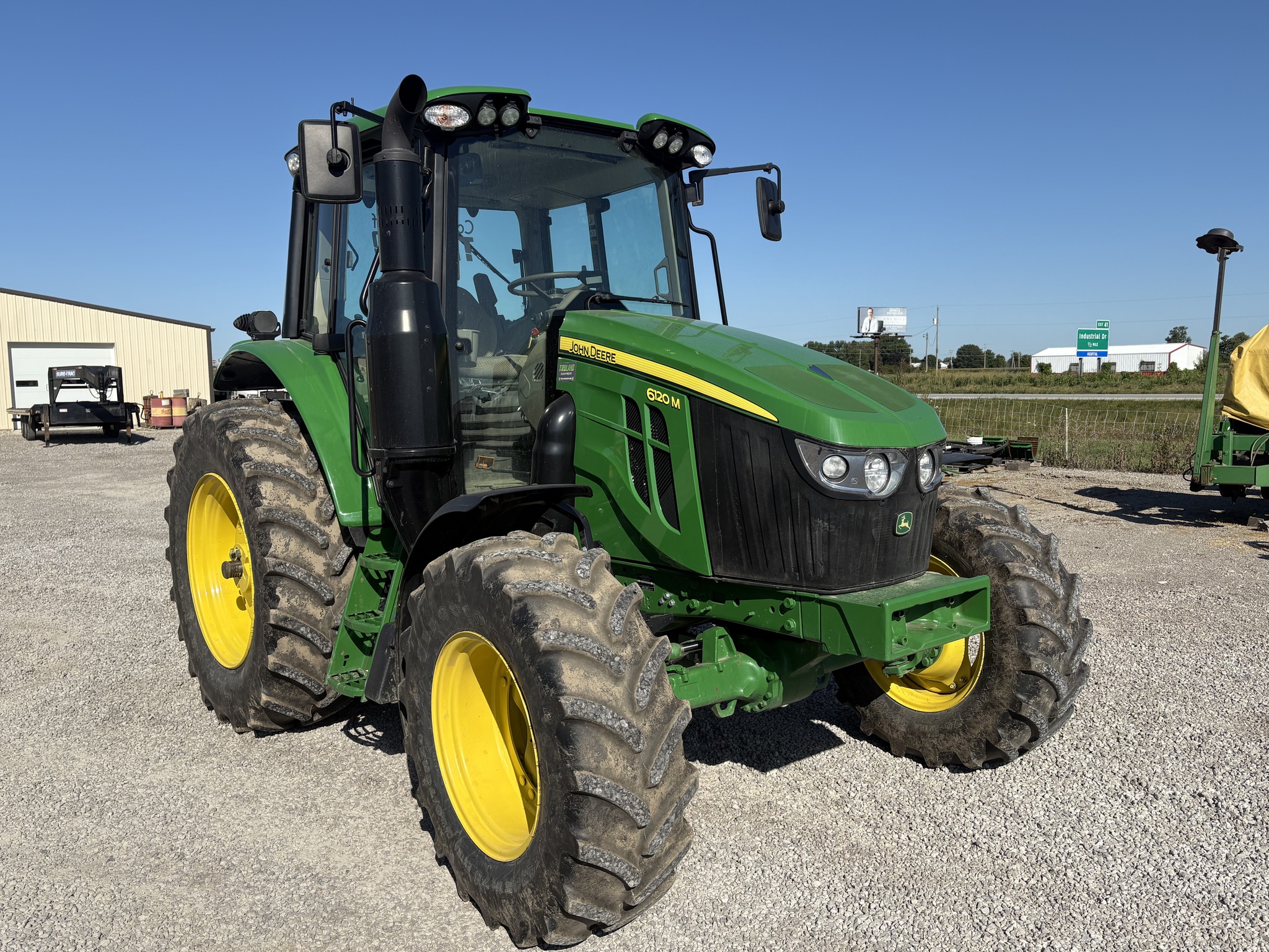 2022 John Deere 6120M Image 2