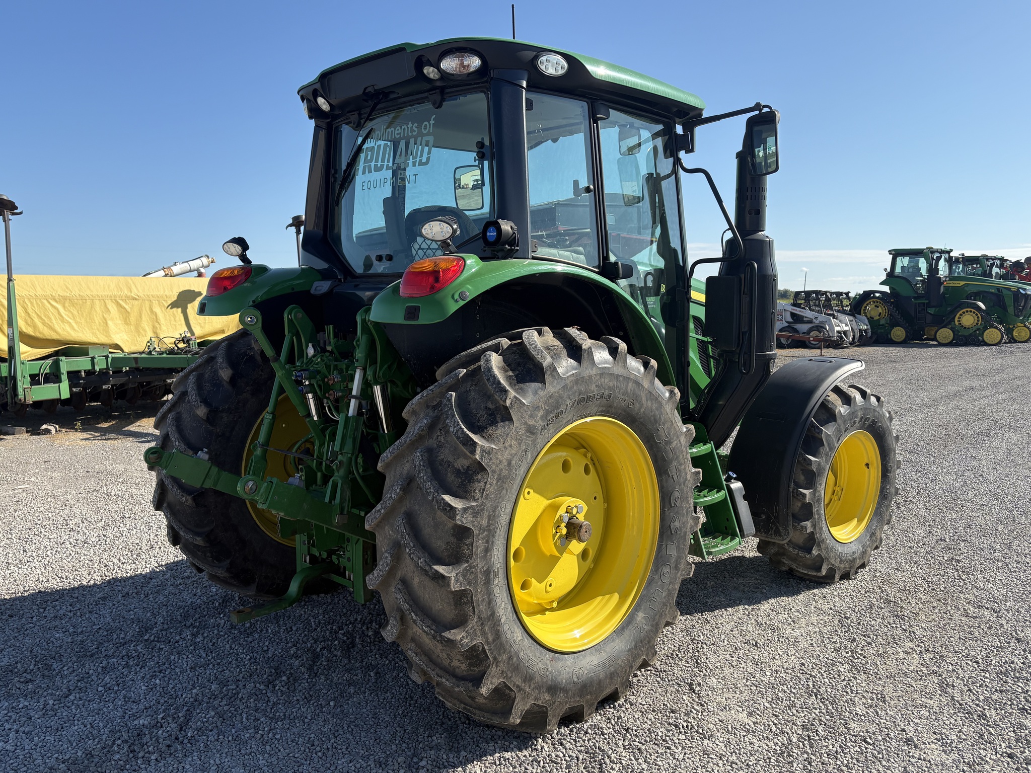 2022 John Deere 6120M Image 4