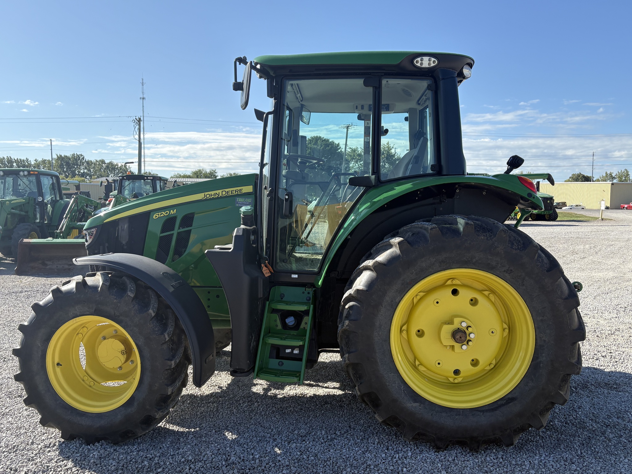 2022 John Deere 6120M Image 7