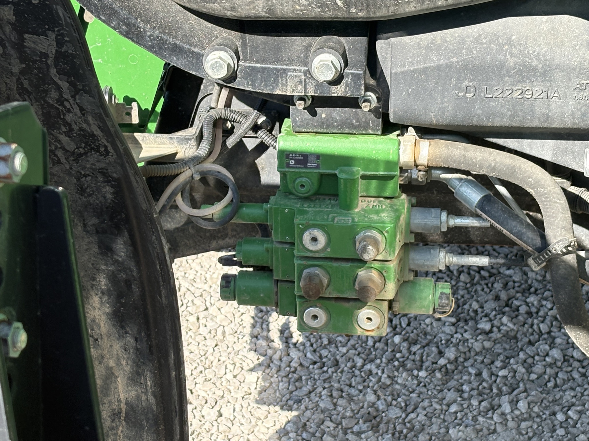2022 John Deere 6120M Image 17