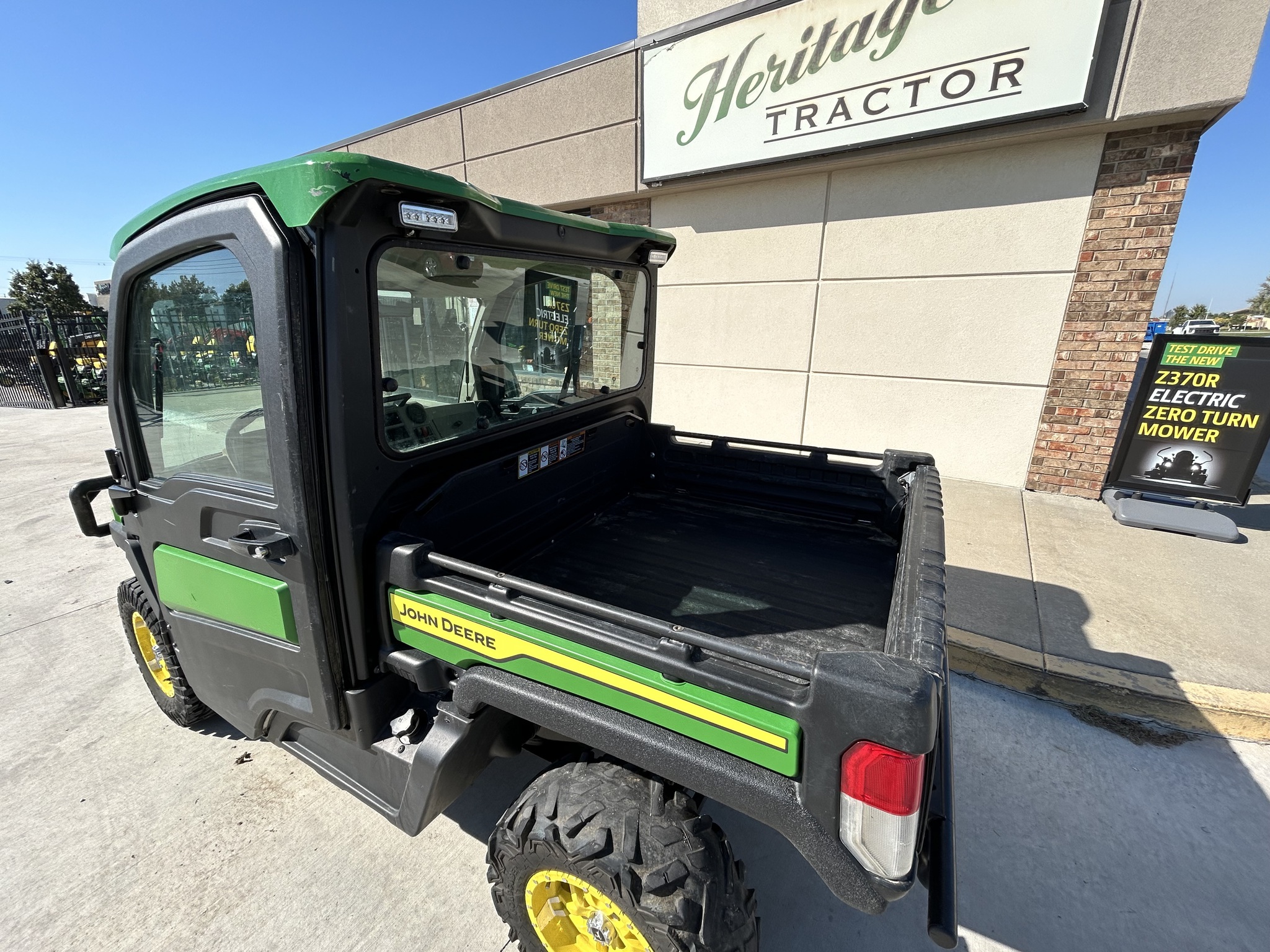  2022 John Deere XUV 835R at Heritage Tractor in Olathe, KS