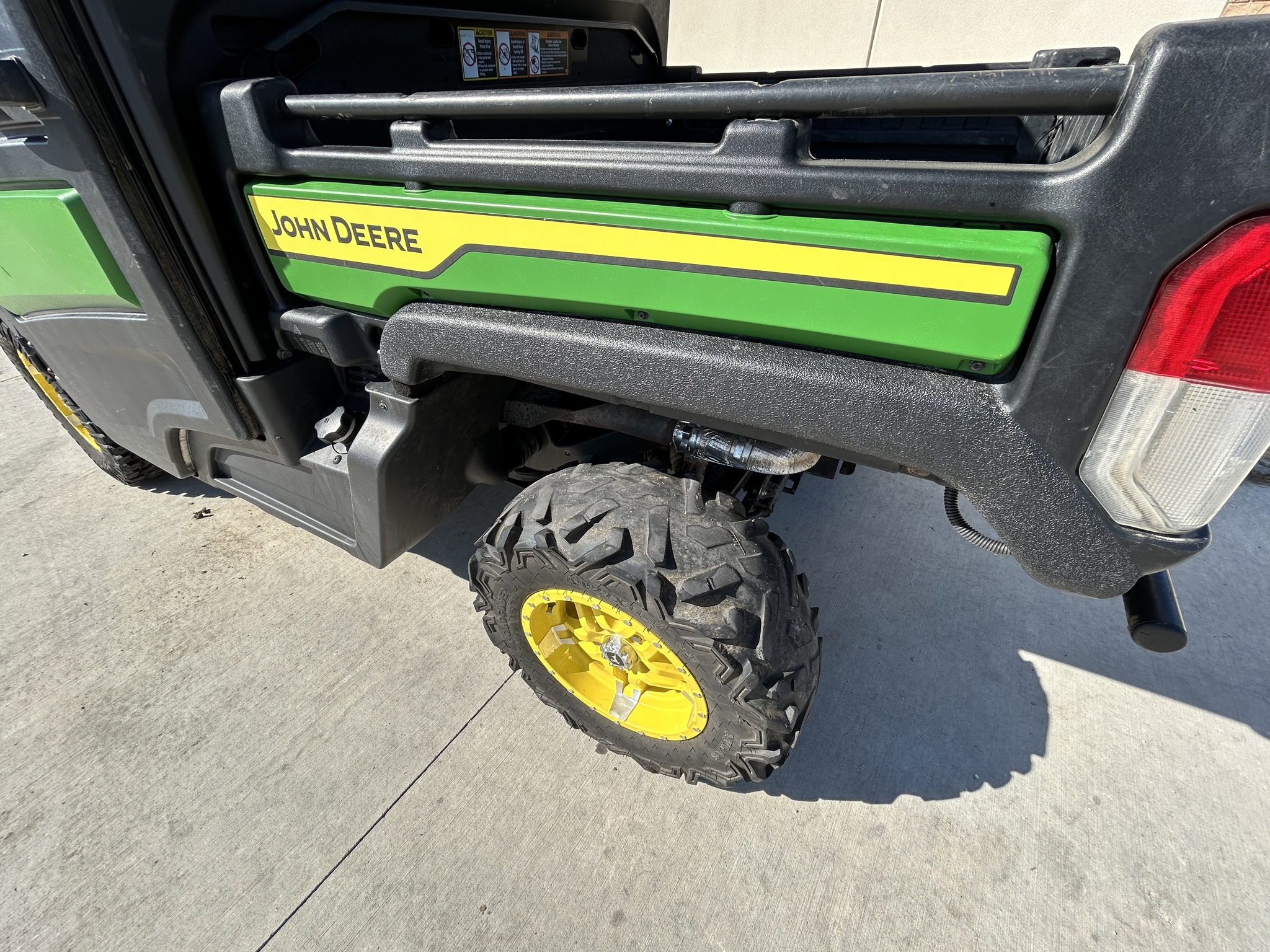 2022 John Deere XUV 835R at Heritage Tractor in Olathe, KS