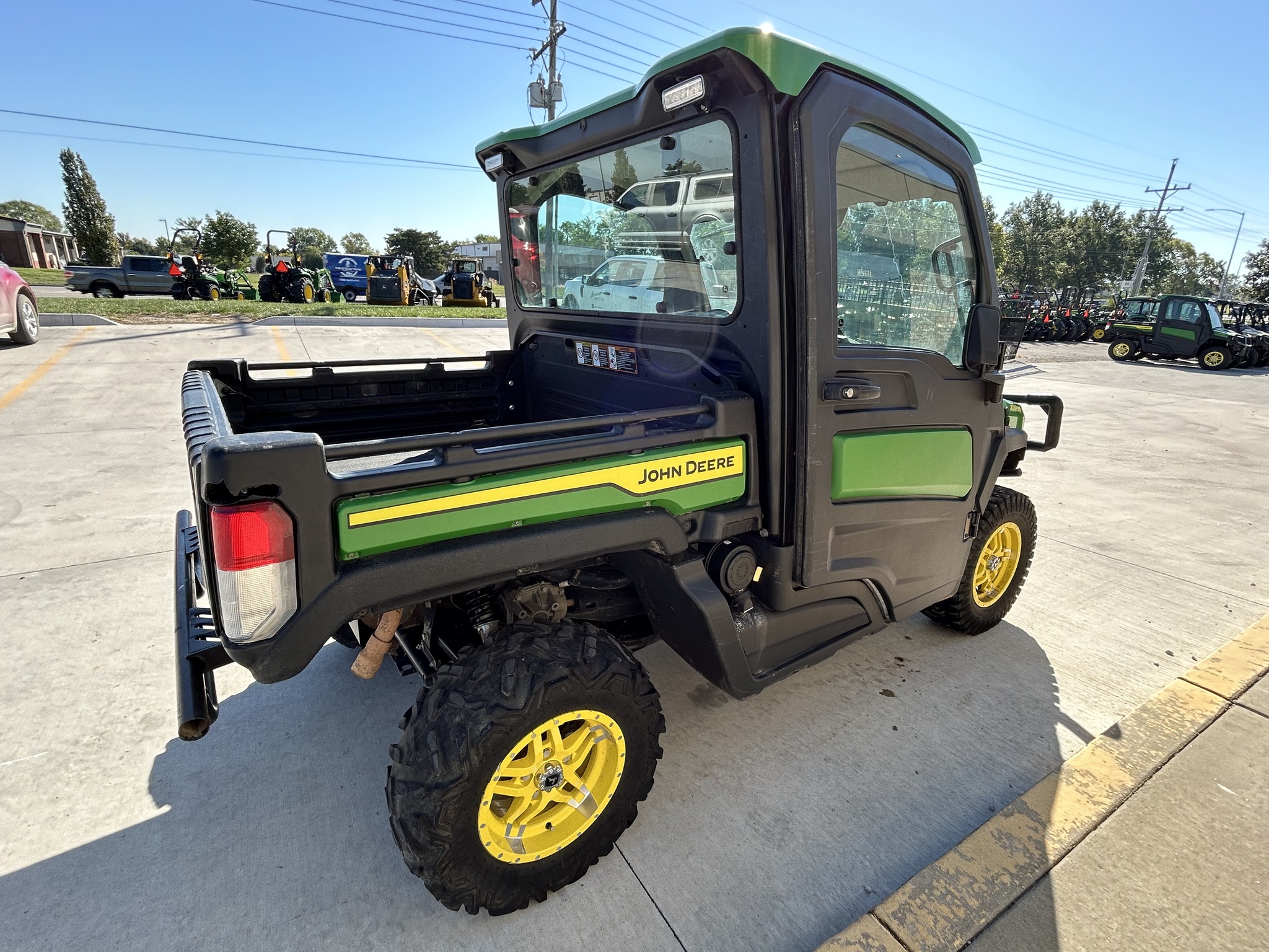  2022 John Deere XUV 835R at Heritage Tractor in Olathe, KS