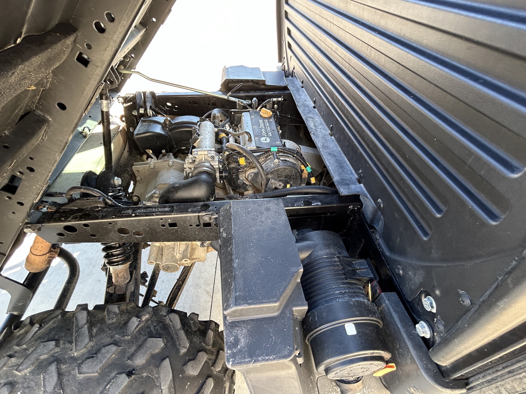  2022 John Deere XUV 835R at Heritage Tractor in Olathe, KS