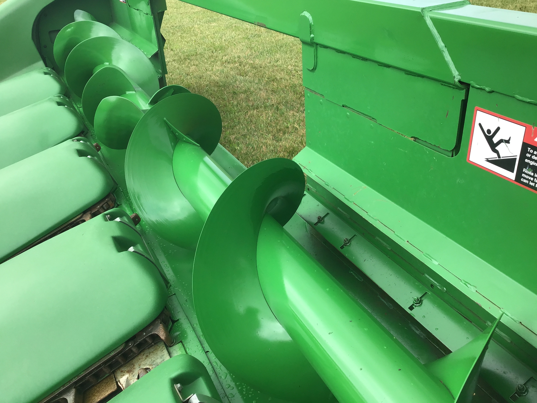 Used 2008 John Deere 606C Corn and Row Crop headers at Koenig Equipment in Greenfield, IN - PhotoXL10