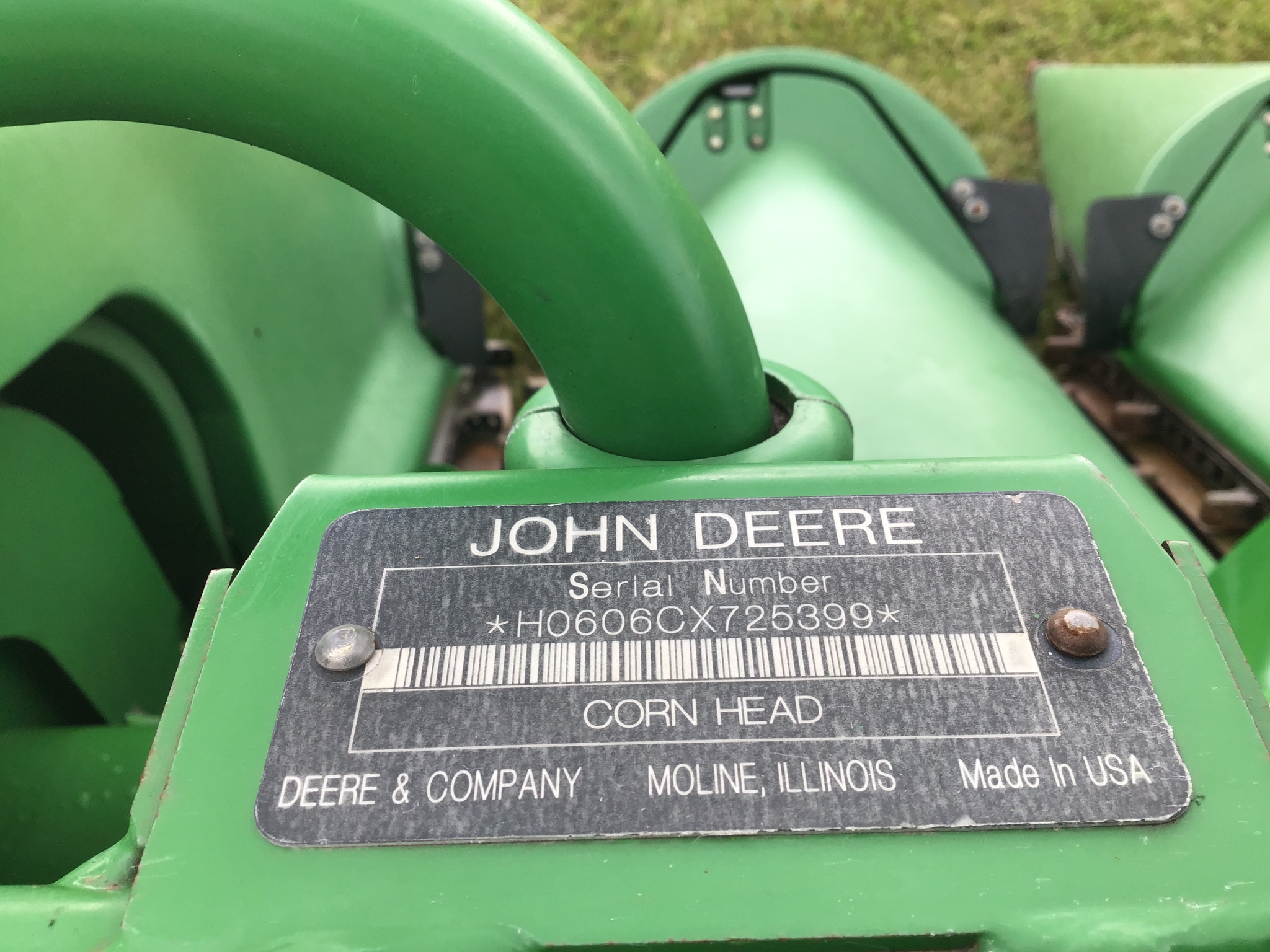 Used 2008 John Deere 606C Corn and Row Crop headers at Koenig Equipment in Greenfield, IN - PhotoXL18