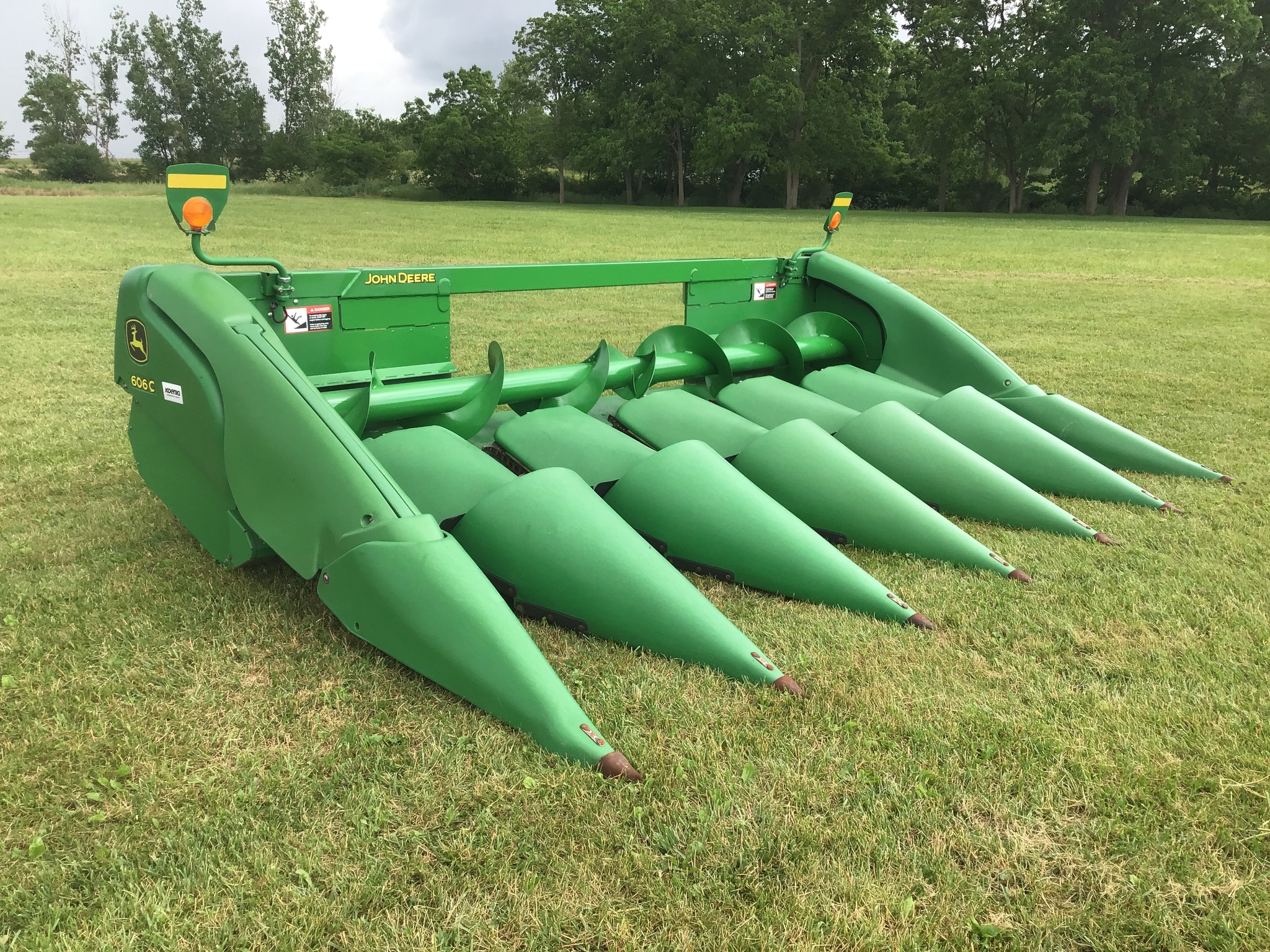 Used 2008 John Deere 606C Corn and Row Crop headers at Koenig Equipment in Greenfield, IN - PhotoXL0