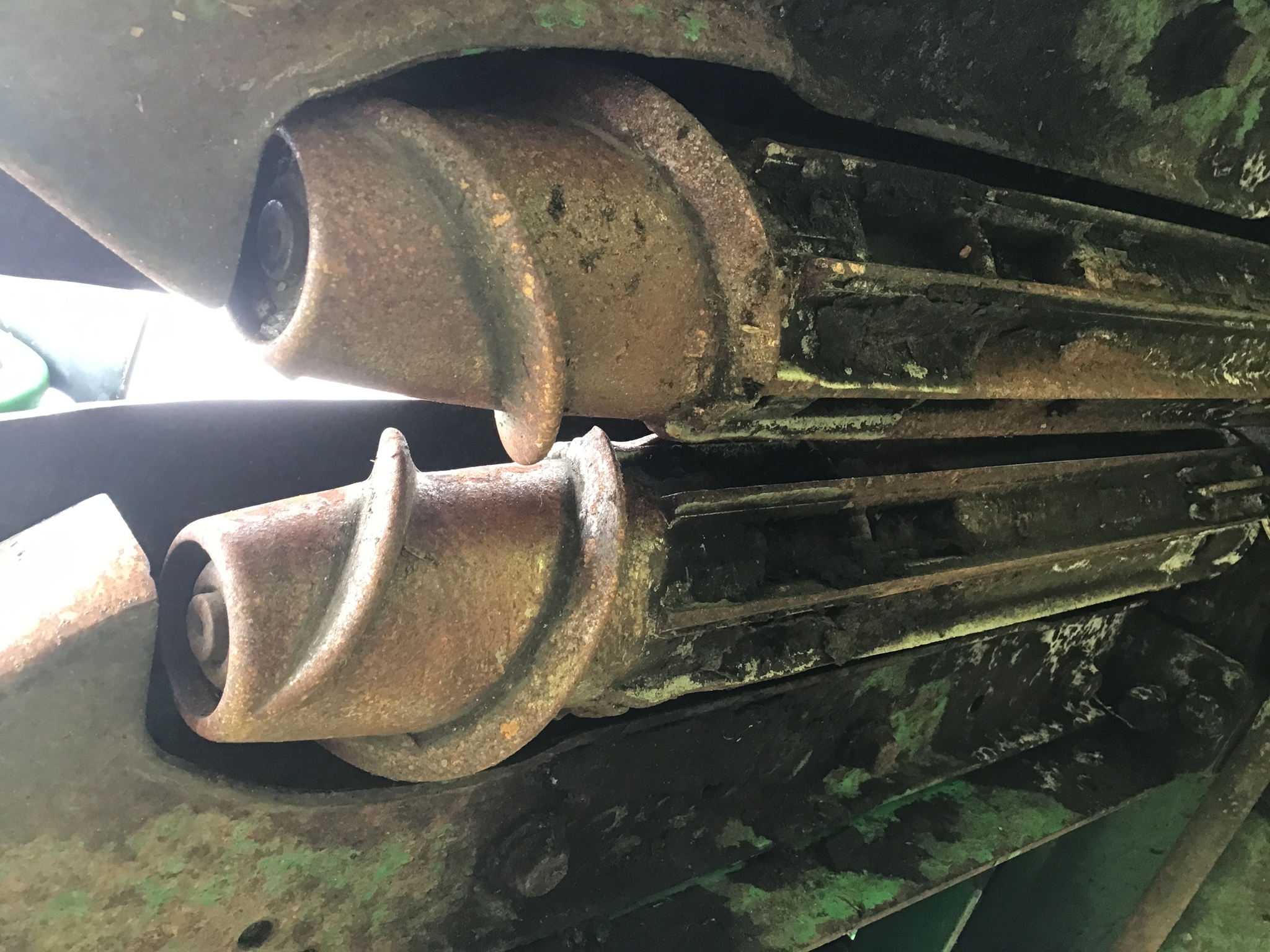 Used 2008 John Deere 606C Corn and Row Crop headers at Koenig Equipment in Greenfield, IN - PhotoXL12