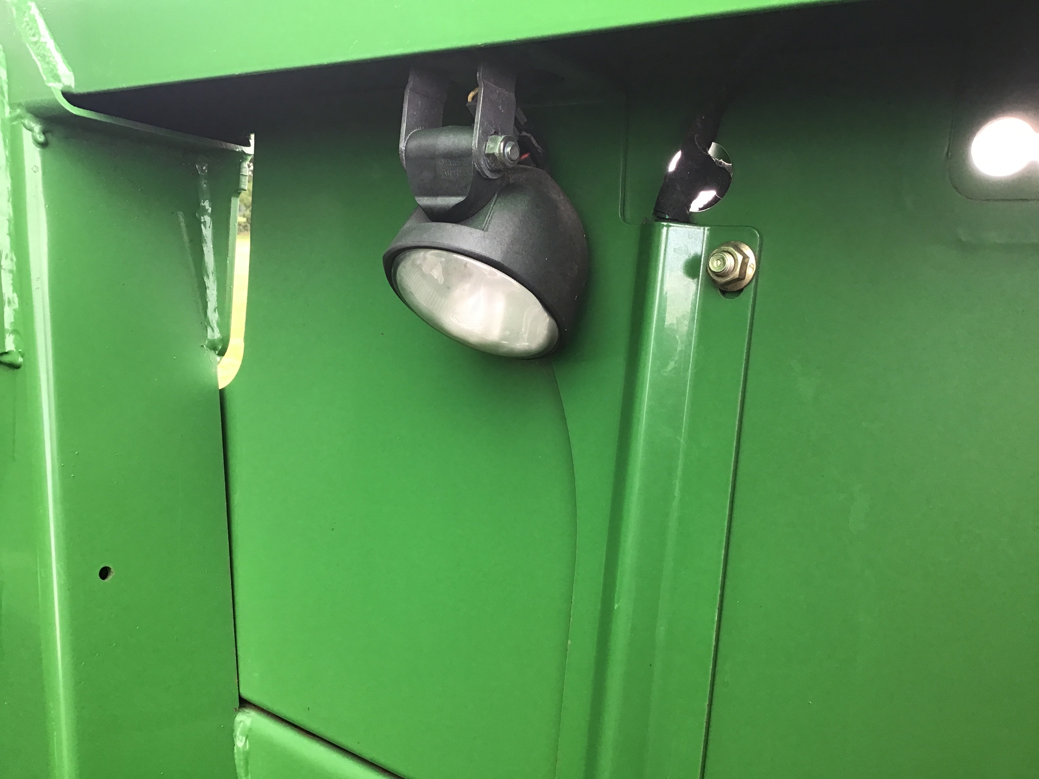 Used 2008 John Deere 606C Corn and Row Crop headers at Koenig Equipment in Greenfield, IN - PhotoXL17