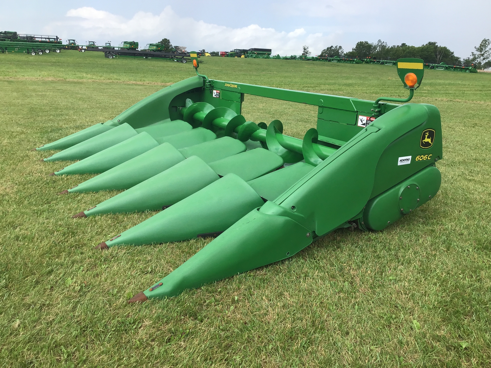 Used 2008 John Deere 606C Corn and Row Crop headers at Koenig Equipment in Greenfield, IN - PhotoXL3