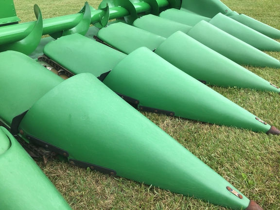 Used 2008 John Deere 606C Corn and Row Crop headers at Koenig Equipment in Greenfield, IN - Photo7