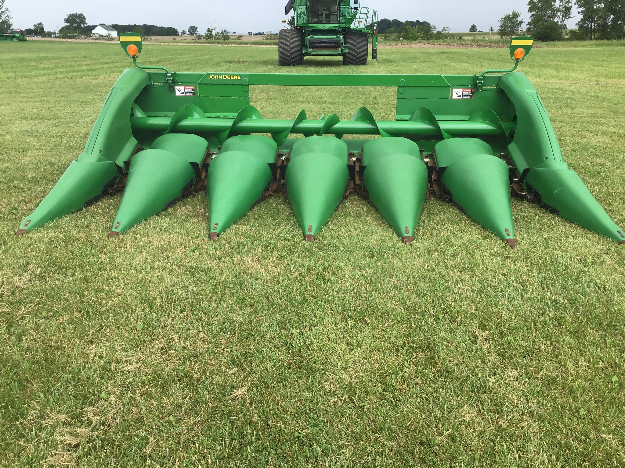 Used 2008 John Deere 606C Corn and Row Crop headers at Koenig Equipment in Greenfield, IN - PhotoXL1