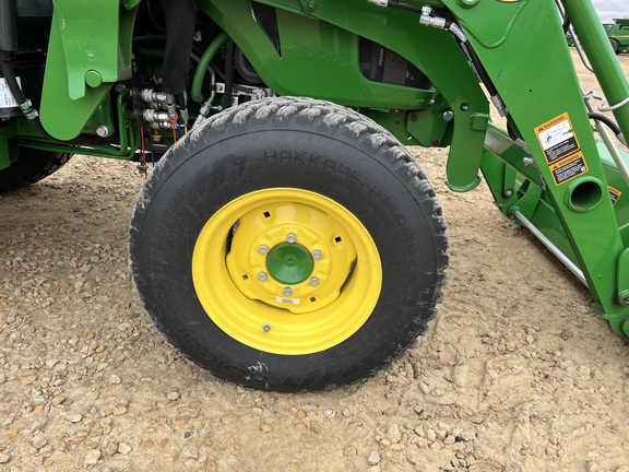 2024 John Deere 4066R - Photo12