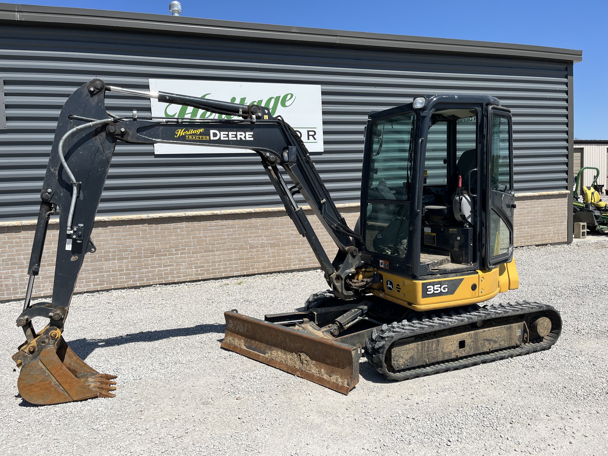  2023 John Deere 35G at Heritage Tractor in Smithville, MO