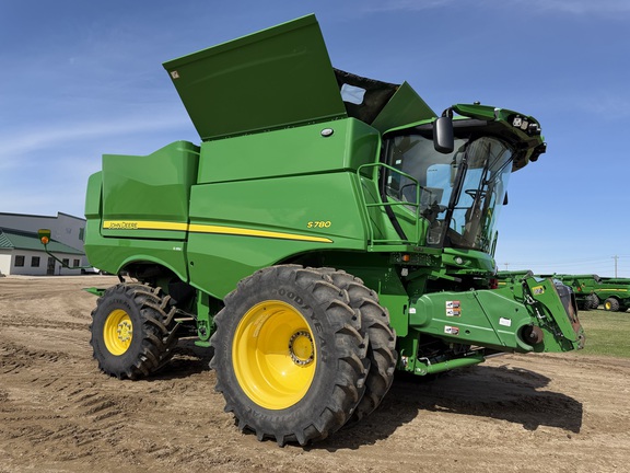  John Deere S780