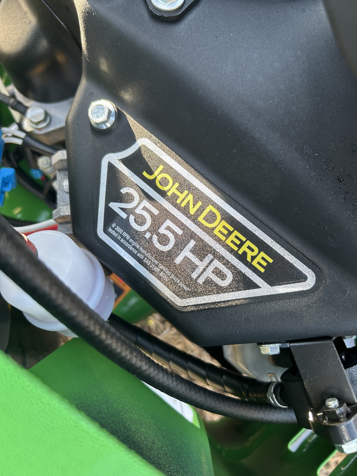 2025 John Deere Z930M Image 4