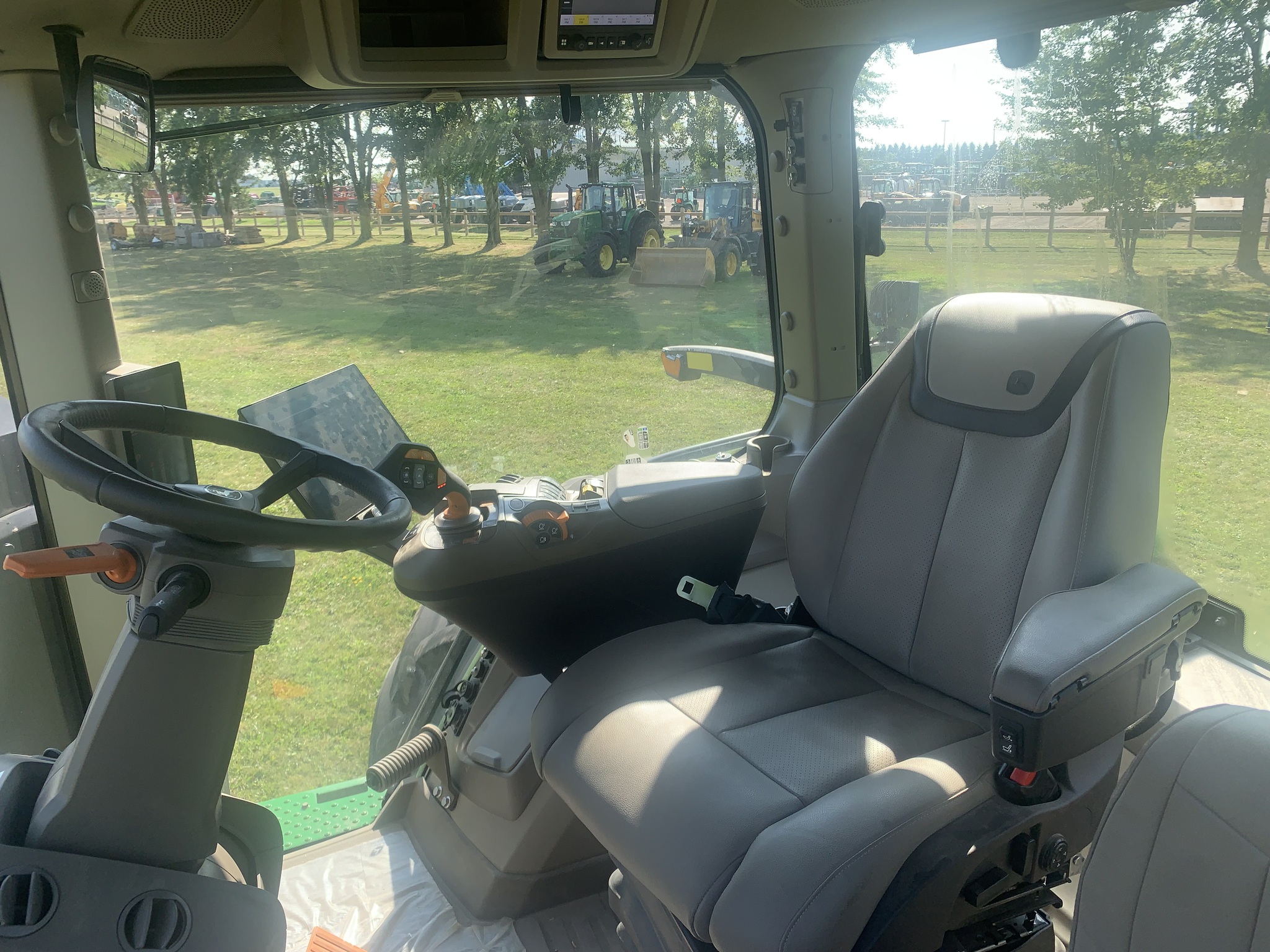 2024 John Deere 8R 410 Image 9