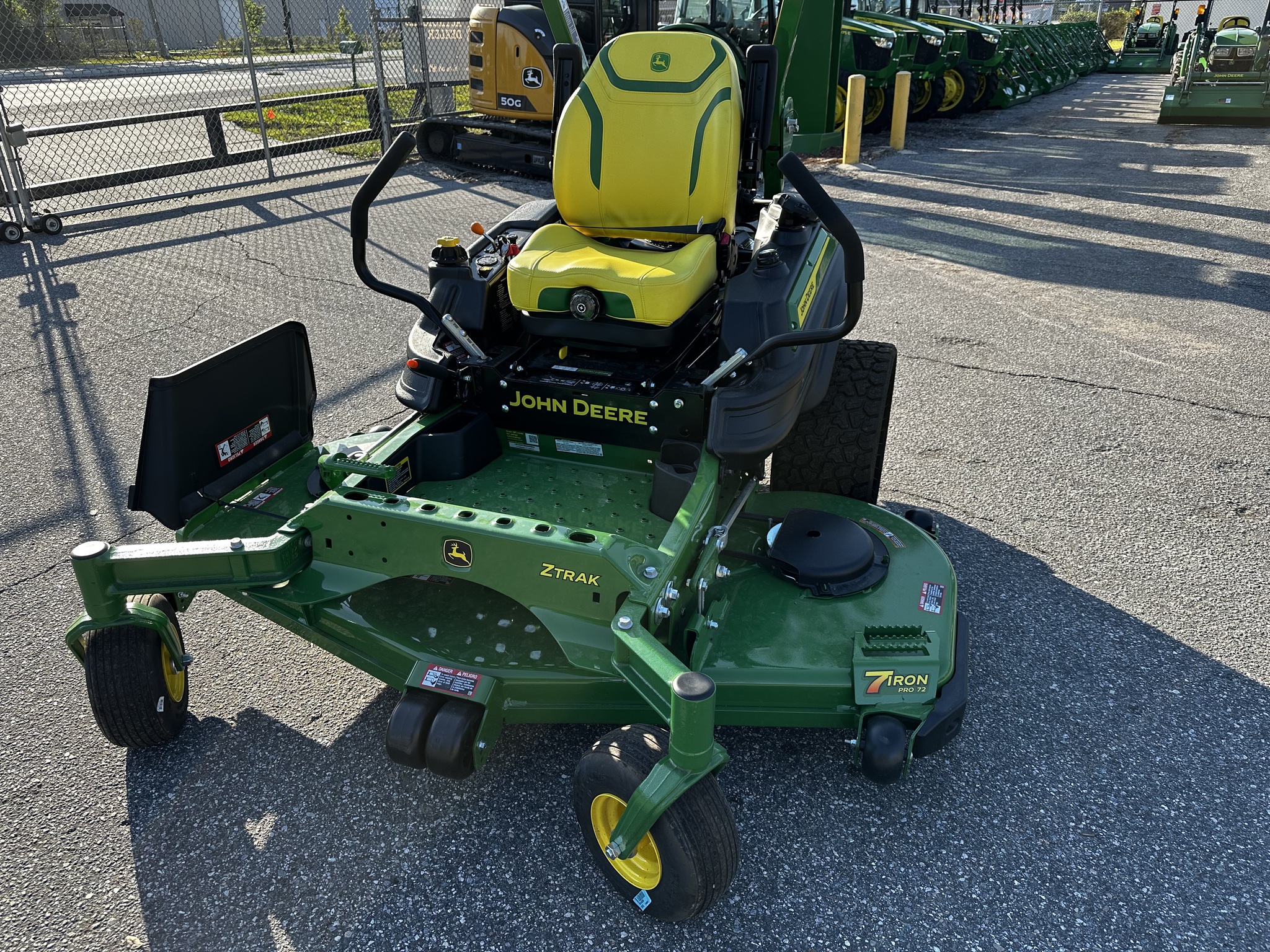 2025 John Deere Z960M Image 7