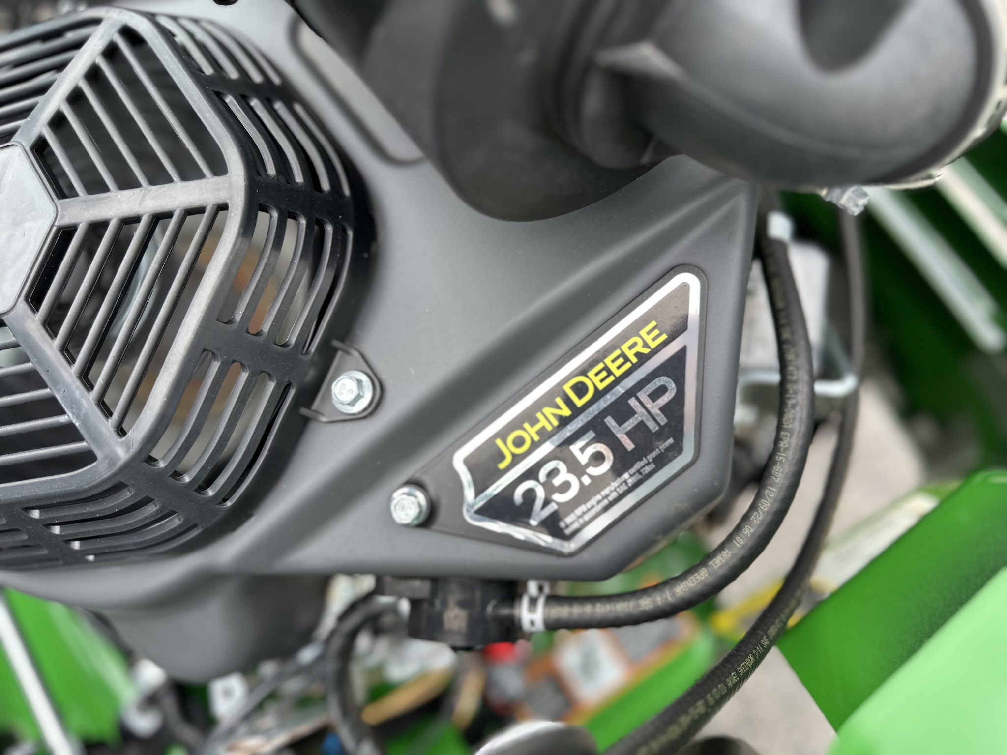 2025 John Deere Z920M Image 8