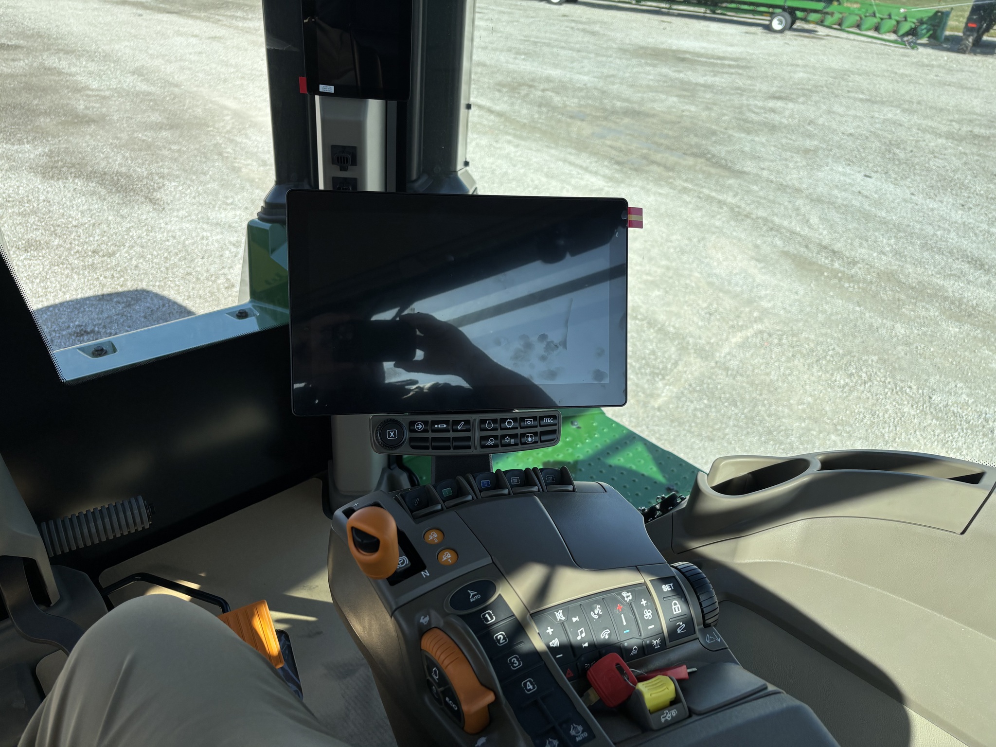 Used 2024 John Deere 9R 440 Articulated 4WD Tractors at Koenig Equipment in Greensburg, IN - PhotoXL7