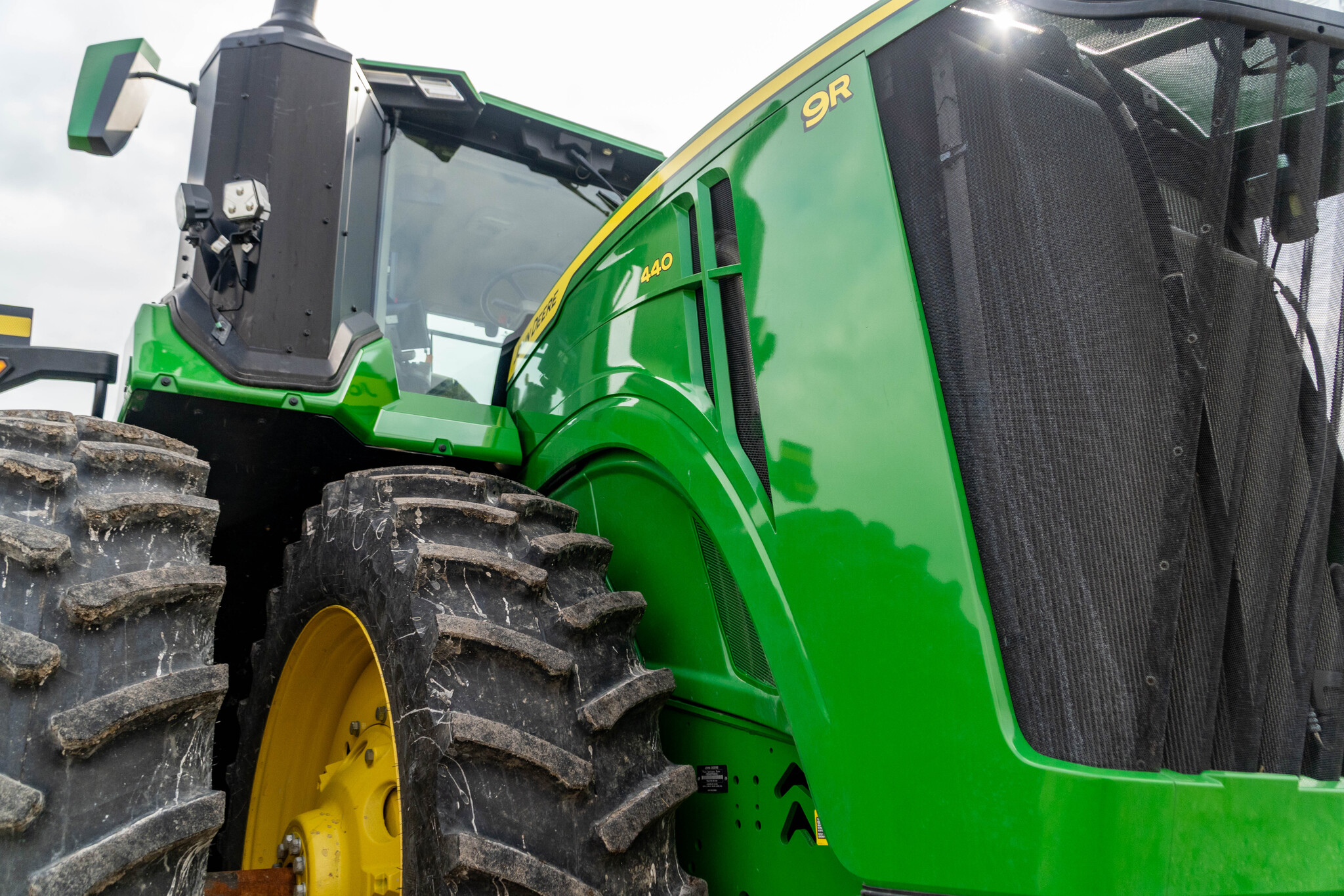 Used 2024 John Deere 9R 440 Articulated 4WD Tractors at Koenig Equipment in Greensburg, IN - PhotoXL21