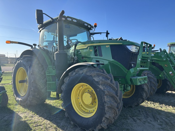  John Deere 6R 195