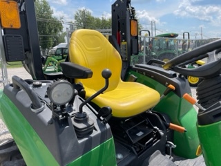 2021 John Deere 2038R Image 4