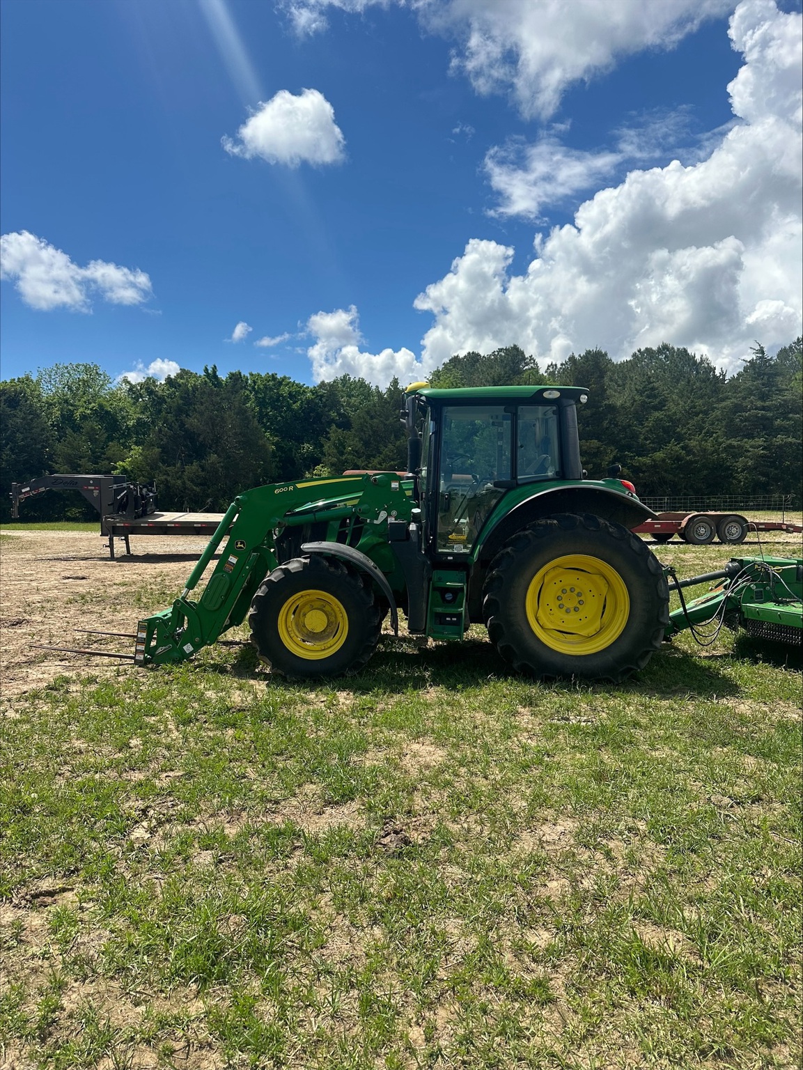 2021 John Deere 6110M Image 1