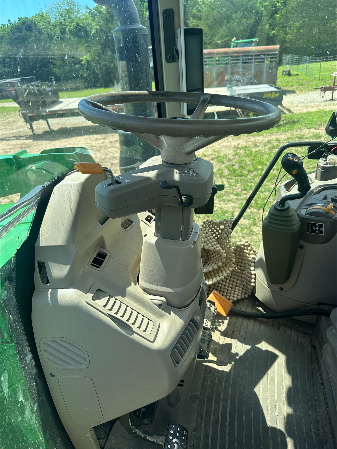 2021 John Deere 6110M Image 11