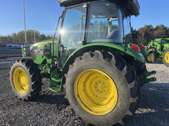 2023 John Deere 5075E