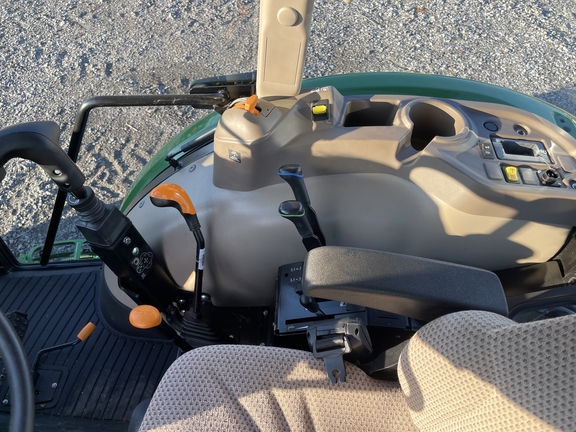 2023 John Deere 5075E