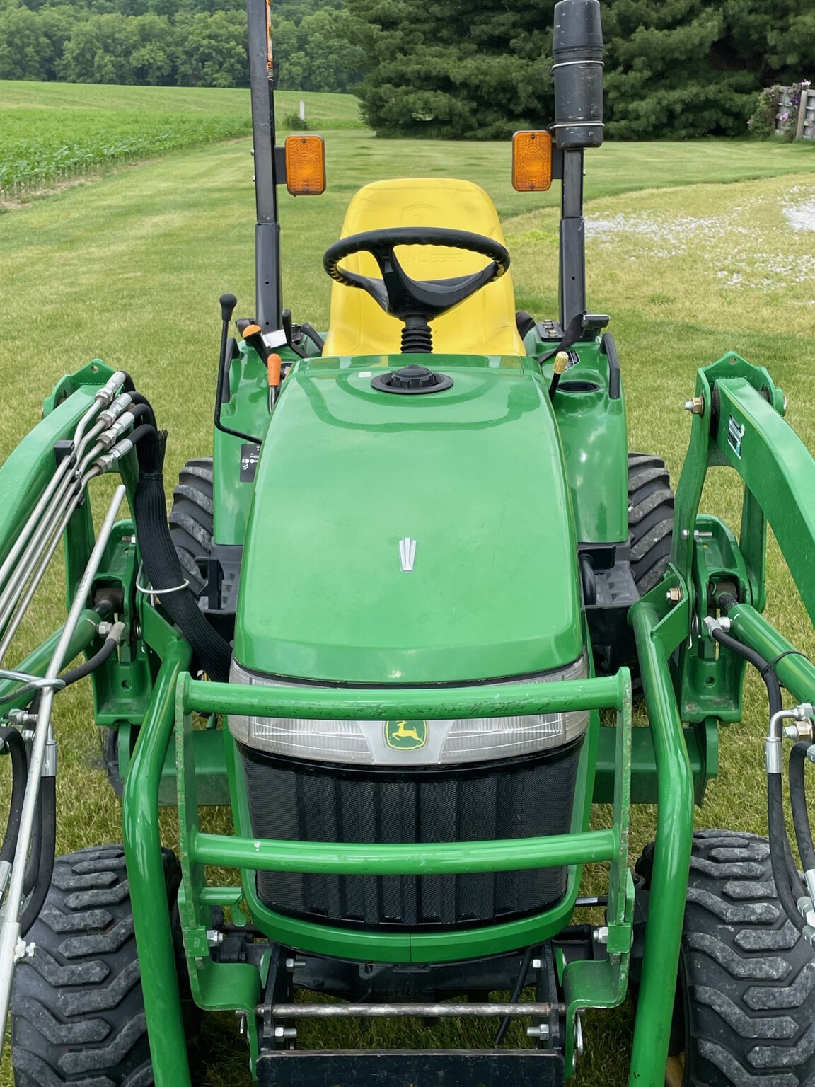 2008 John Deere 2305 Image 4