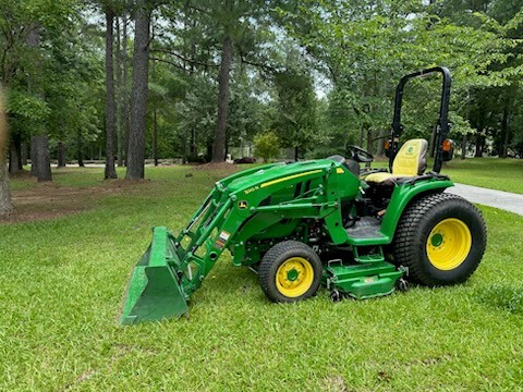 2018 John Deere 3033R Image 3