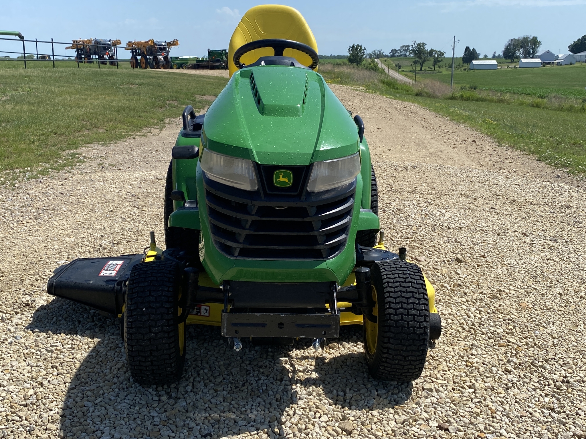 2019 John Deere X590 Image 2
