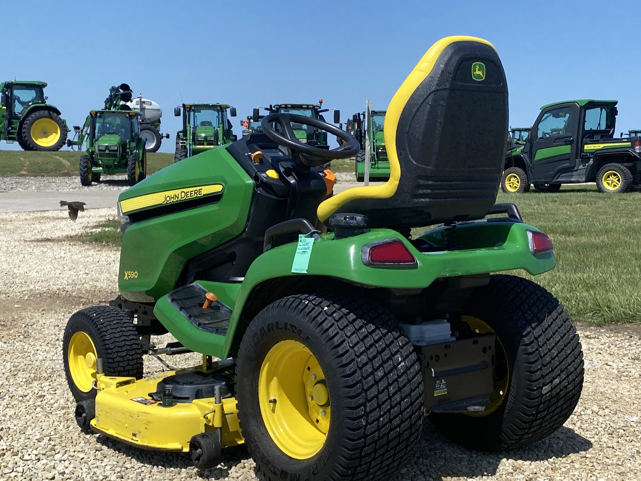 2019 John Deere X590 Image 7