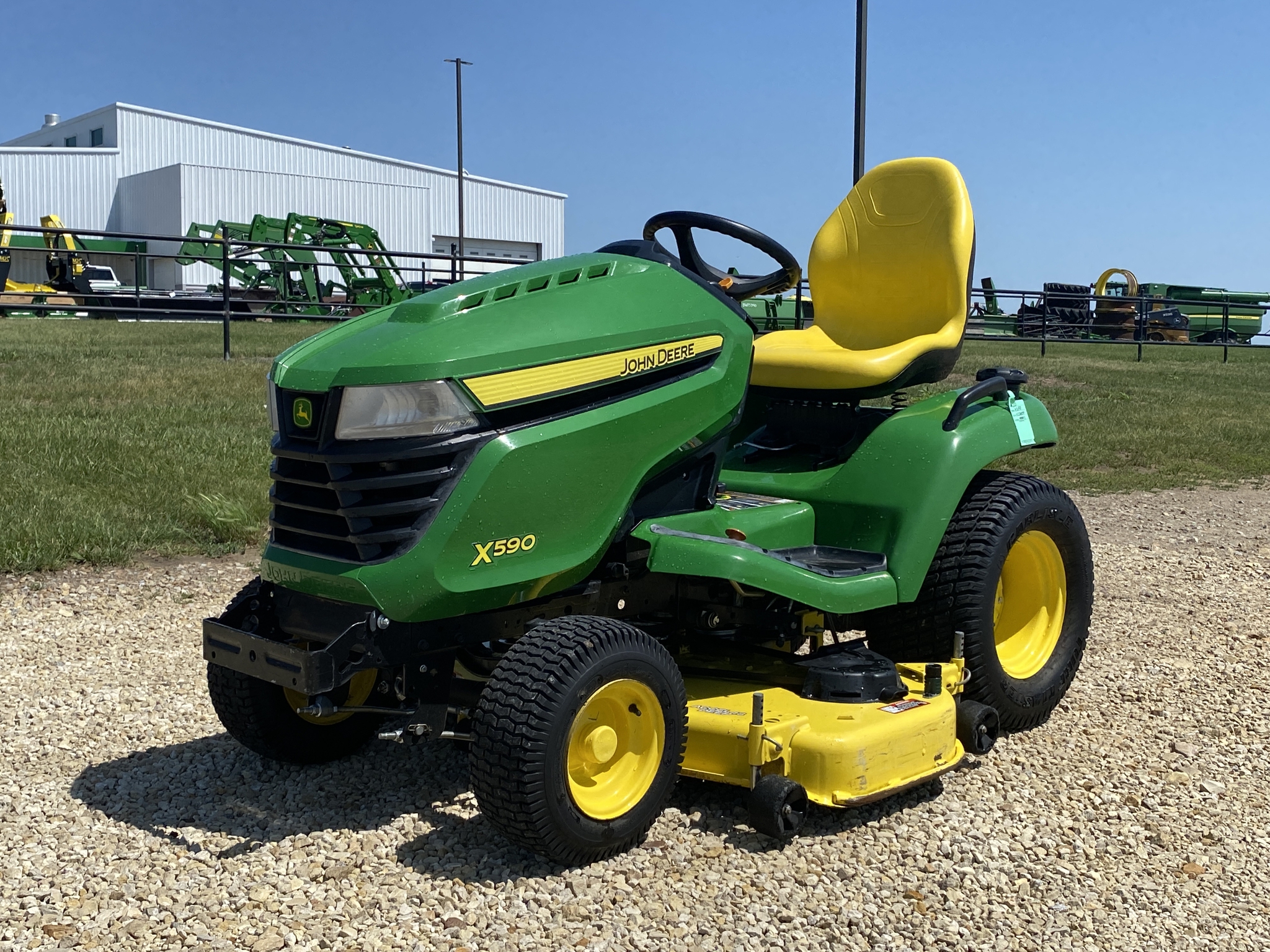 2019 John Deere X590 Image 1