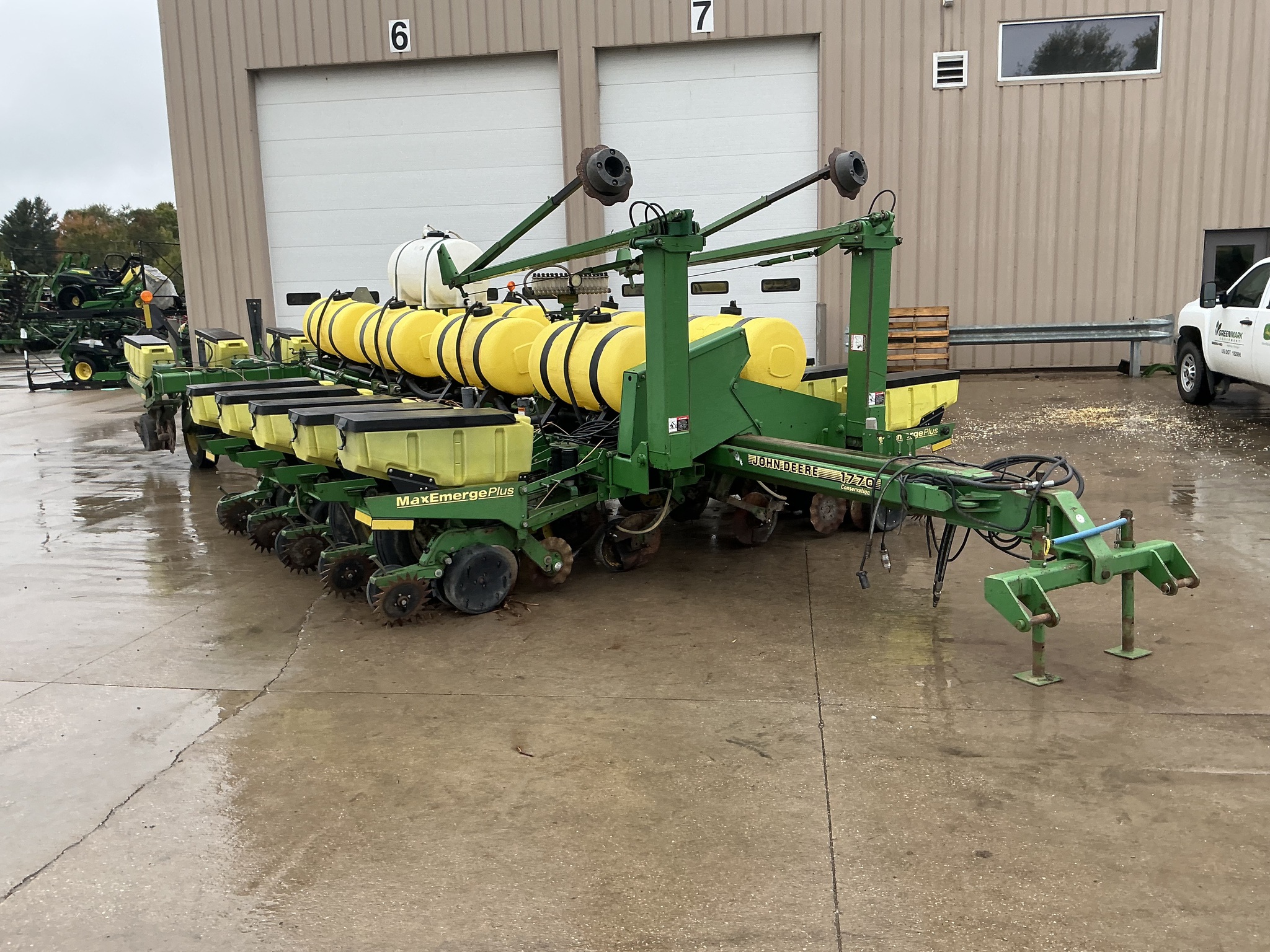 2001 John Deere 1770 Image 1