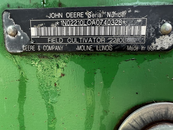 2011 John Deere 2210 - Photo17