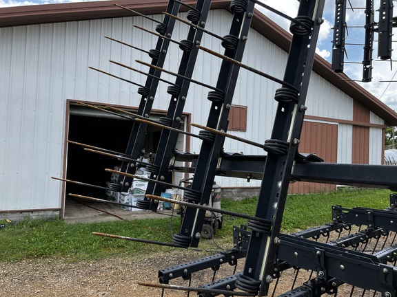 2011 John Deere 2210 - Photo13