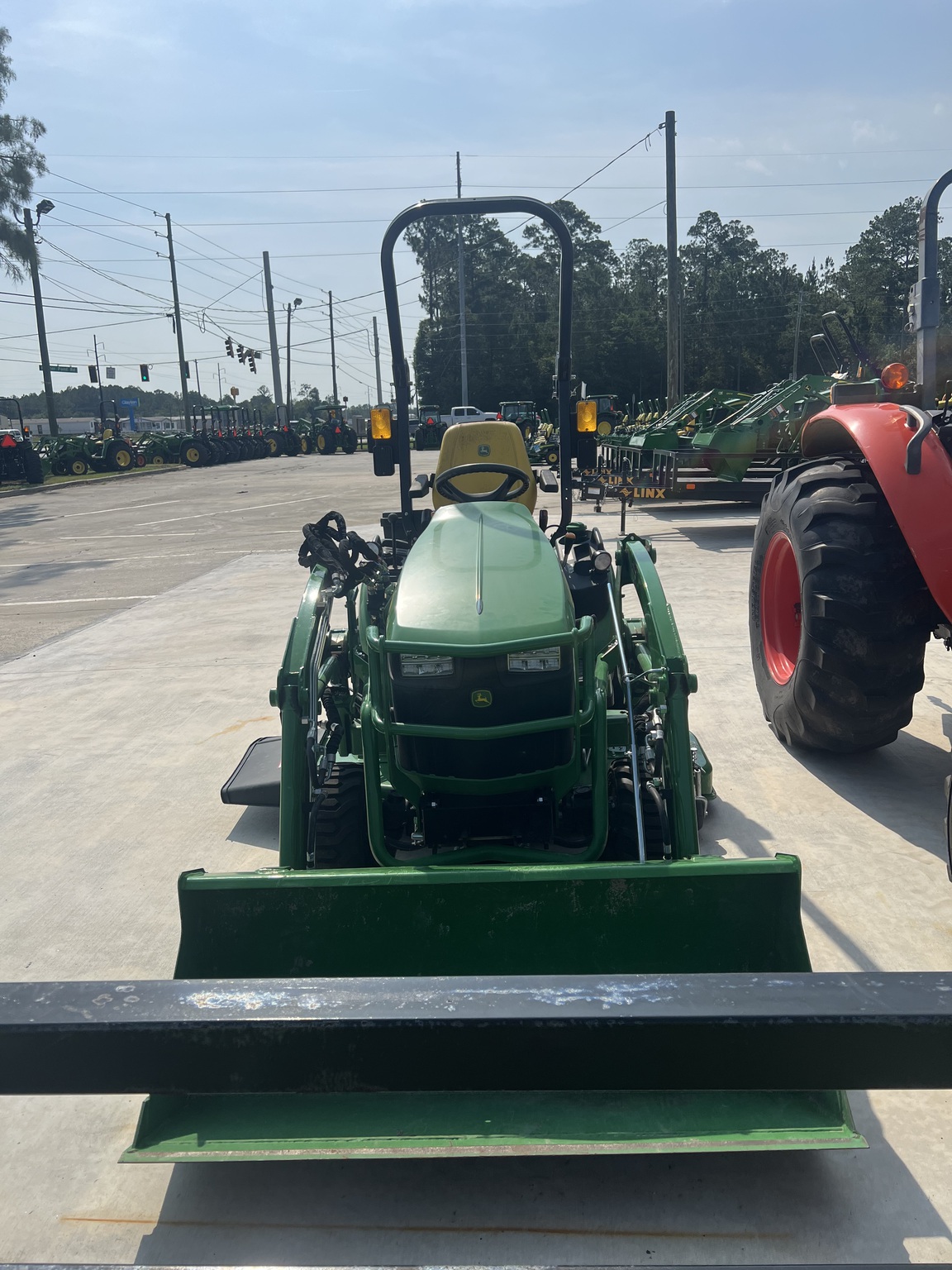 2023 John Deere 1025R Image 2
