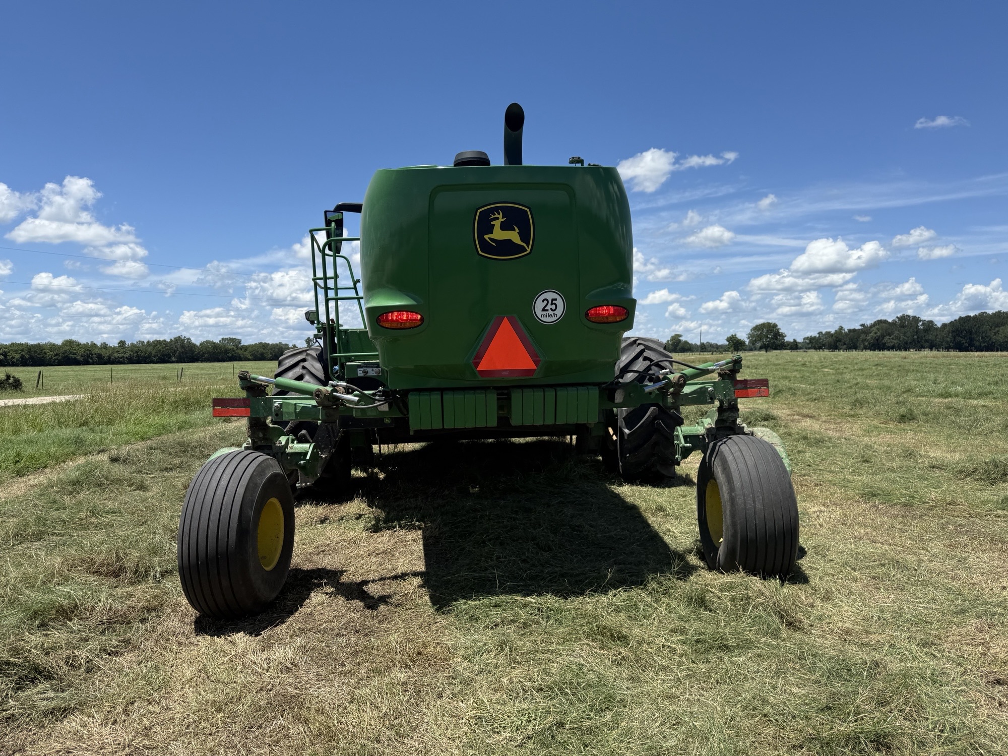 2022 John Deere W235R Image 12