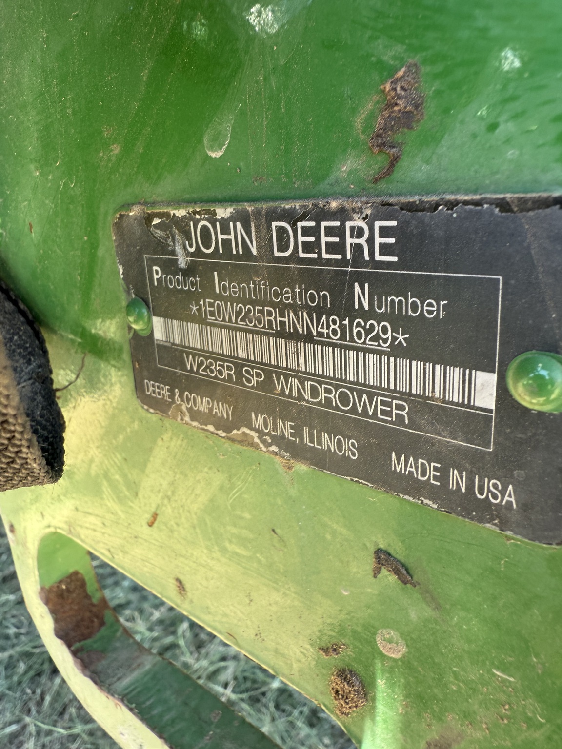 2022 John Deere W235R Image 30