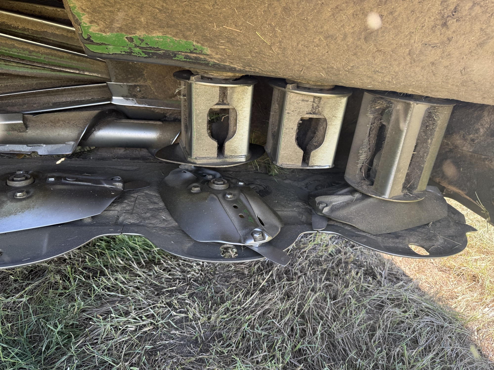 2022 John Deere W235R Image 22