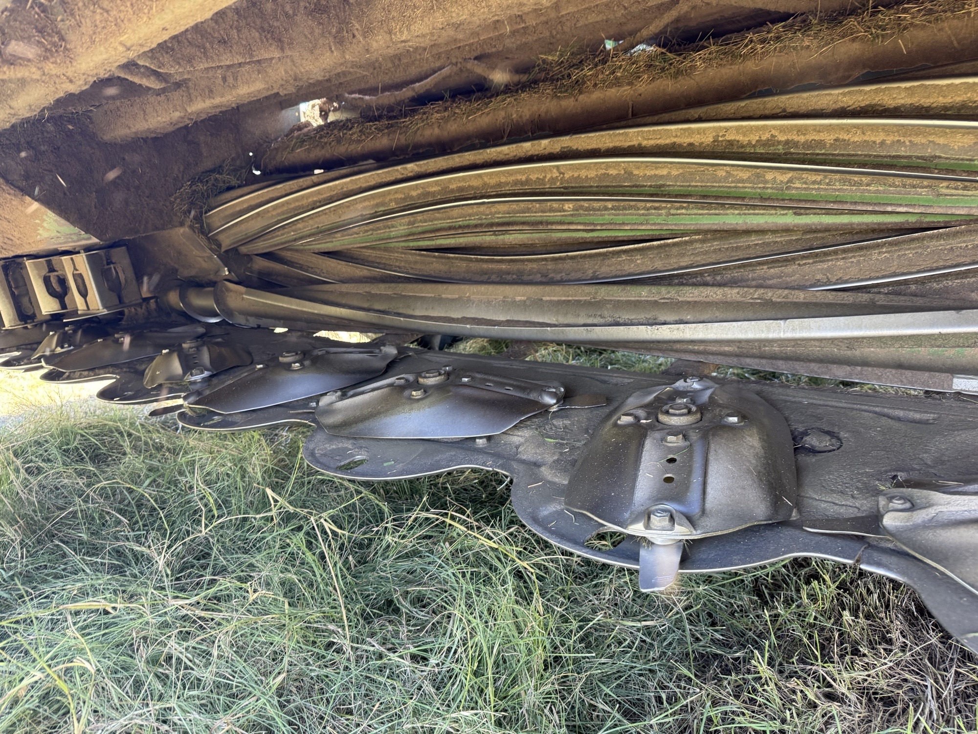 2022 John Deere W235R Image 24